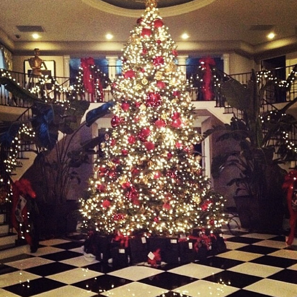 Decorazioni Natalizie Happy Casa.Photos From Celebs Celebrate Christmas In 2013 E Online
